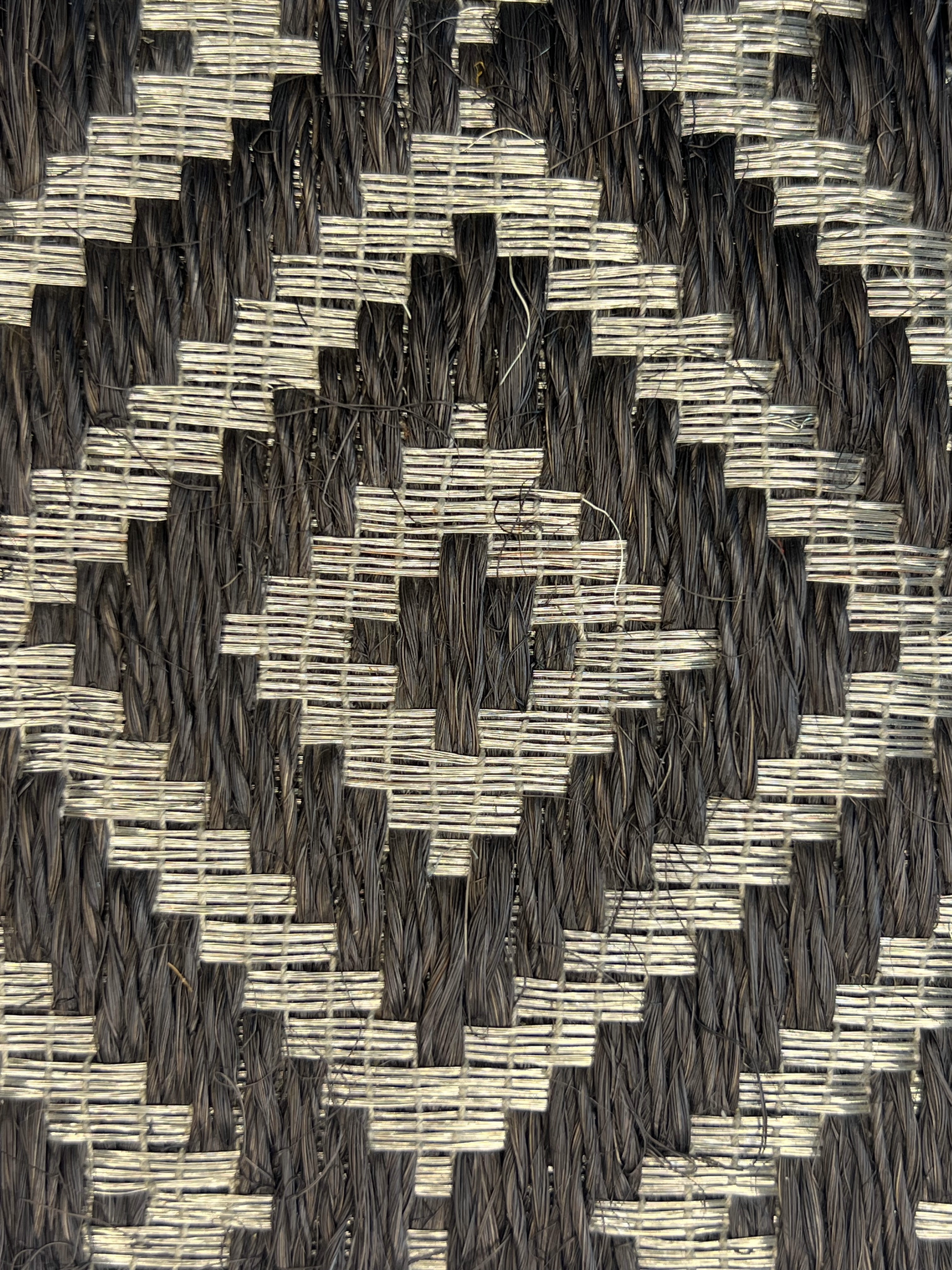 Charcoal and Cream Concentric-diamond Weave Area Rug